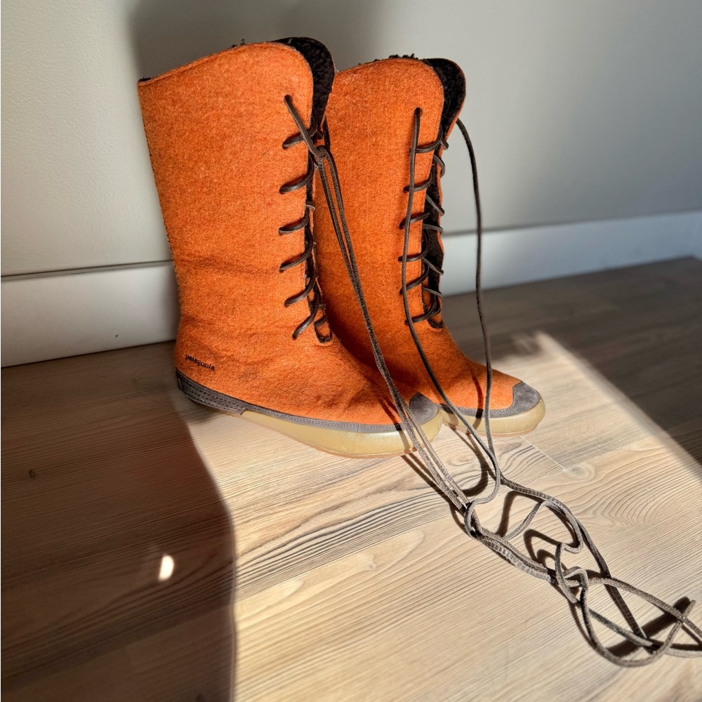 Patagonia Arnoux Bonfire Orange Midcalf Lace Up Boots - Picture 2 of 5